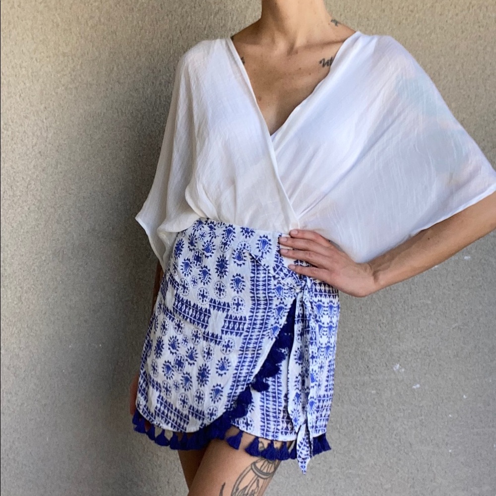 NWOT F21 ethnic print wrap mini skirt w/ tassels